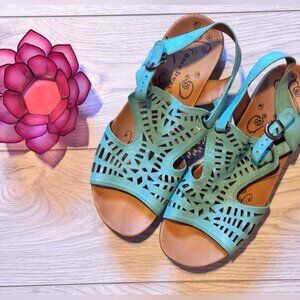 Bare Traps - Johanna - Sandals - Size 8.5M - Turquoise